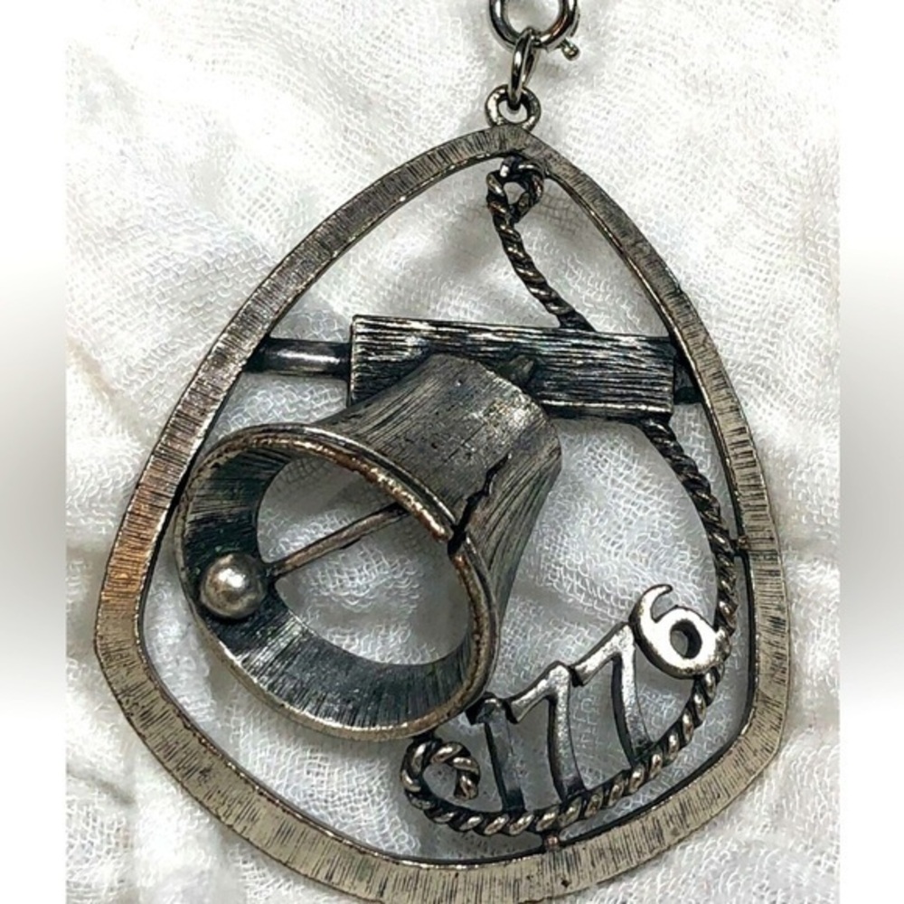 🇺🇸Patriotic 1776 American Liberty Bell Pewter Commemorative Pendant🇺🇸